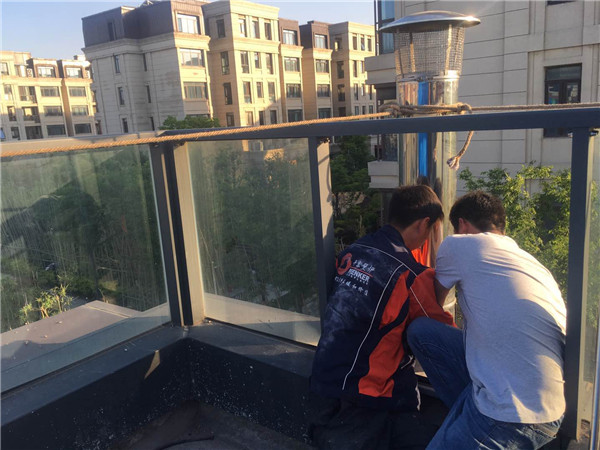 平客壁爐法國totem壁爐現場安裝.jpg 12.jpg