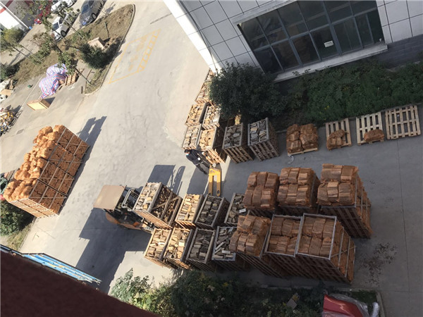 平客進口燃木入庫.jpg