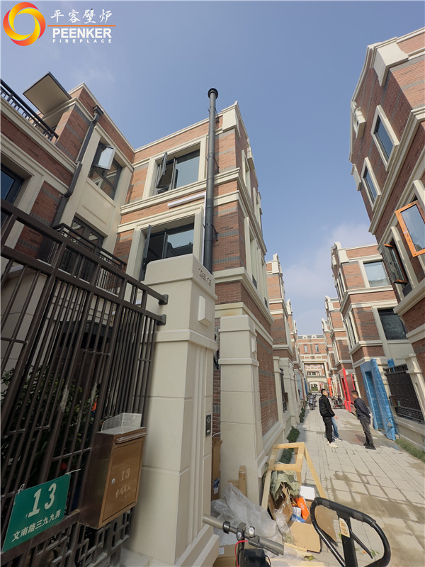 上海九峯里別墅丹麥Aduro A17進(jìn)口壁爐安裝.jpg