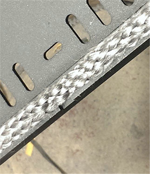 1511763007957432bOKO.jpg 擦去多余耐高溫膠.jpg