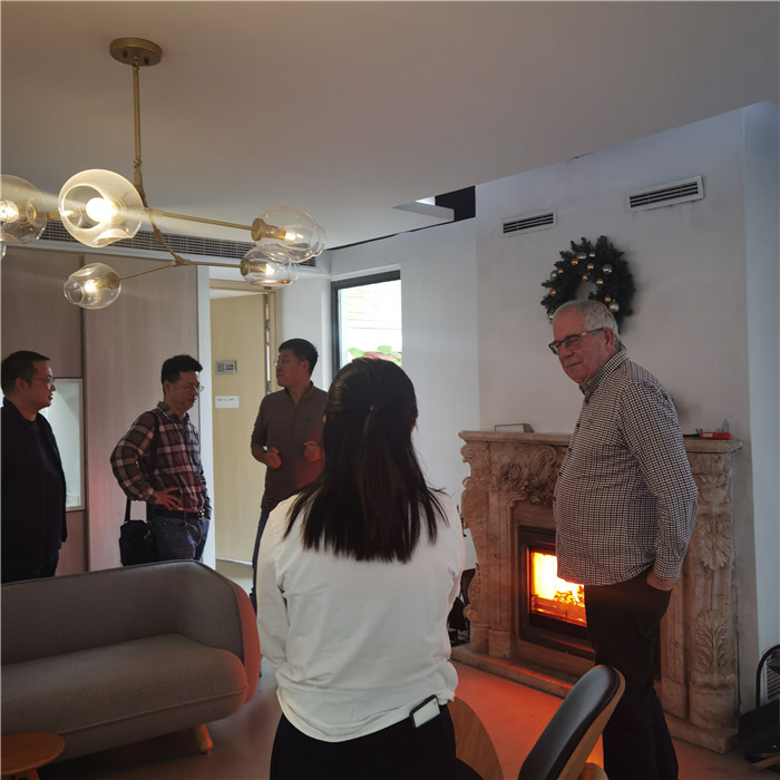 英國fireline壁爐公司總裁Barry Charlton先生造訪平客壁爐.jpg