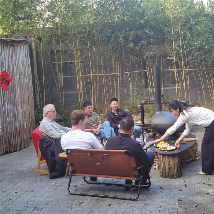 英國fireline壁爐公司總裁Barry Charlton先生造訪平客壁爐.jpg